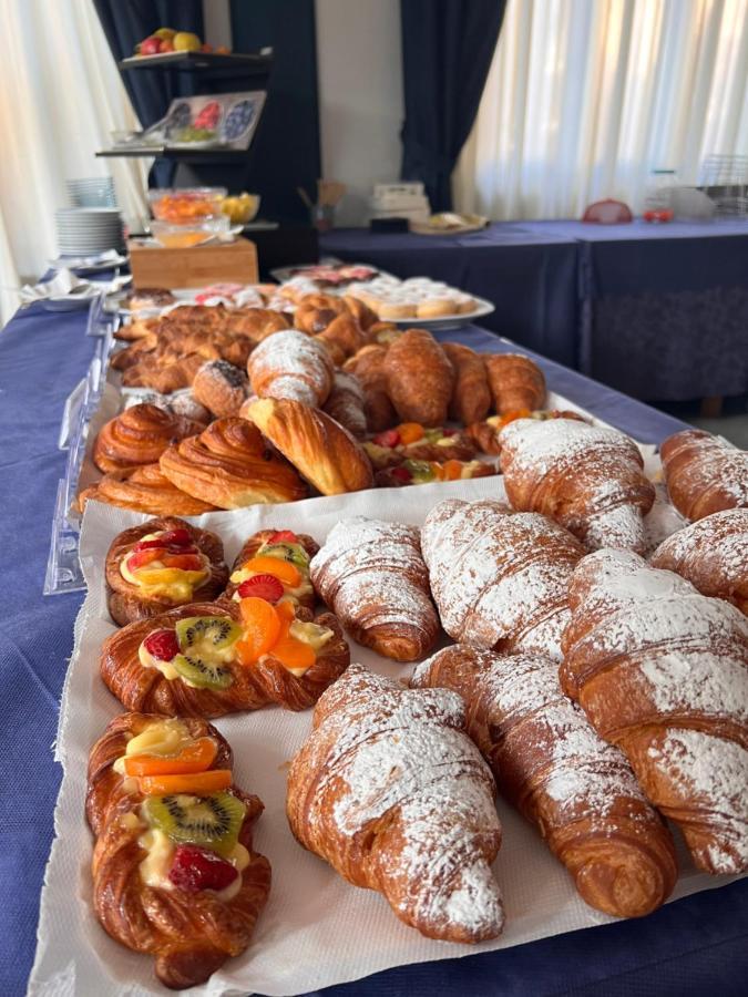 G&D Hotel Deanna Pool&Brunch Milano Marittima Zewnętrze zdjęcie
